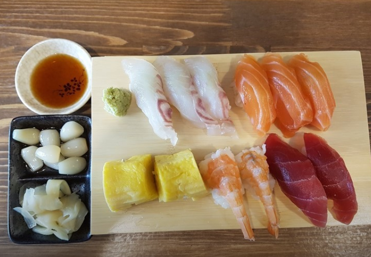 문화촌초밥집