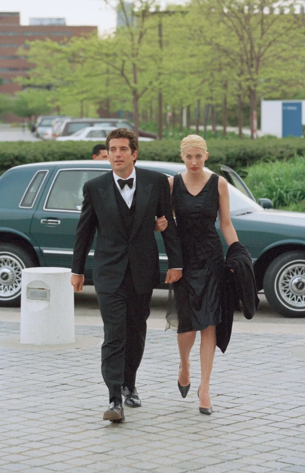 캐롤린베셋&#44;캐롤린베셋케네디&#44;캐롤린청바지&#44;부츠컷진&#44;90년대패션&#44;미니멀리즘룩&#44;콰이어트럭셔리&#44;리바이스517&#44;청바지스타일링&#44;아메리칸러브스토리&#44;HBO드라마&#44;존에프케네디주니어&#44;25년청바지트렌트&#44;레트로패션&#44;벨라하디드패션&#44;셀린느청청&#44;끌로에패션쇼&#44;티스토리패션&#44;트렌드분석&#44;패션아이콘&#44; 올드머니룩