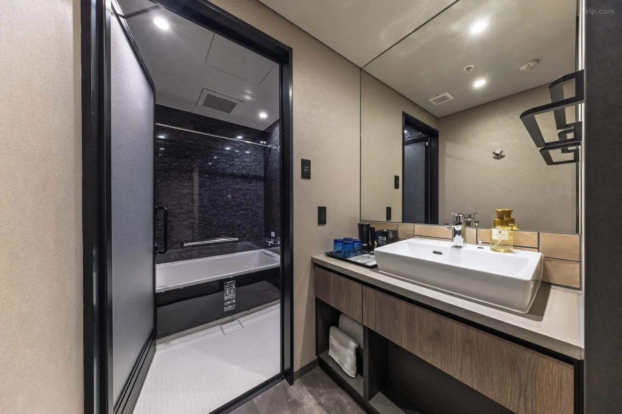 앤 히어 오사카 난바(2)