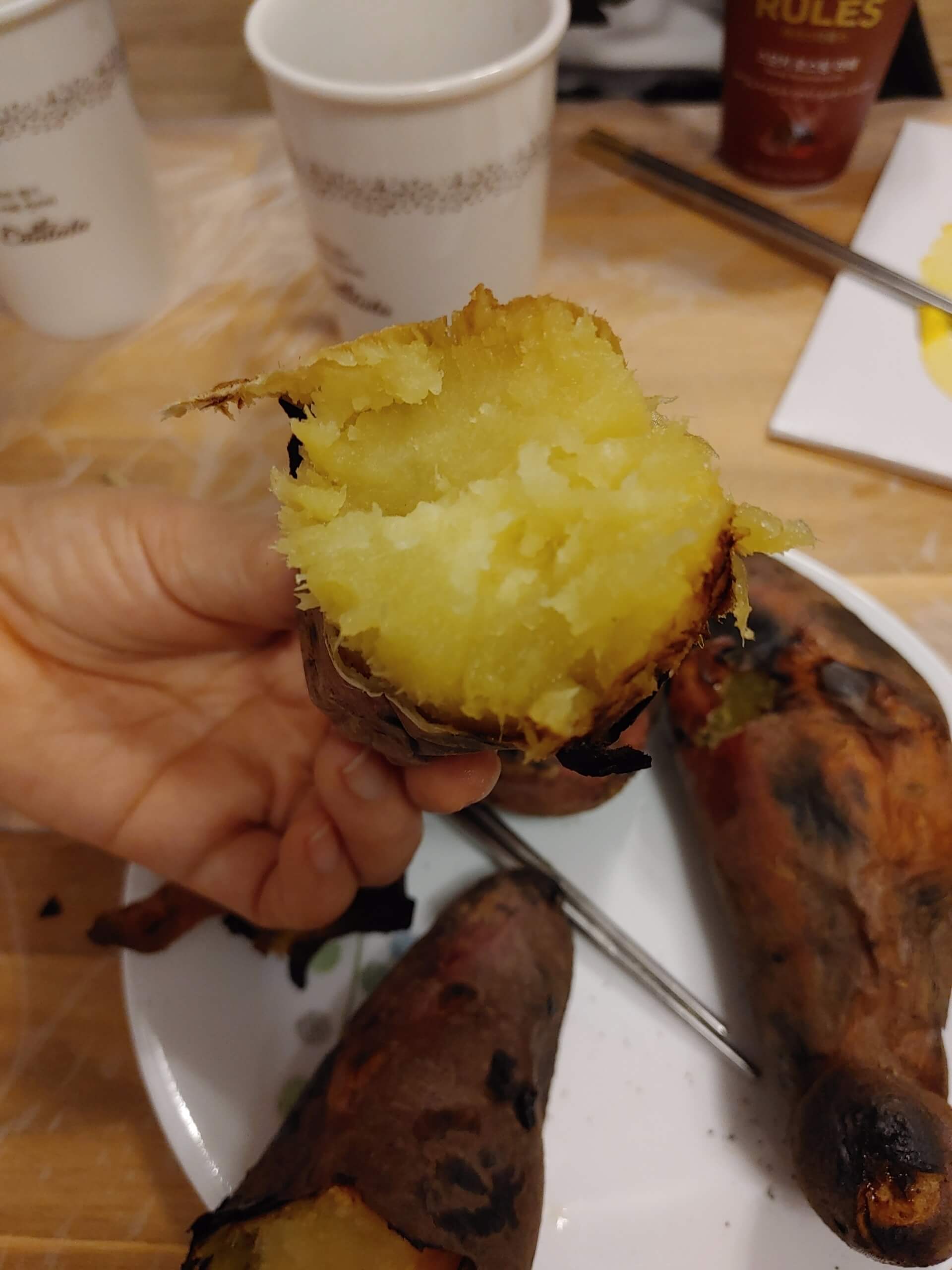 더_카이트21_펜션_카이트A_저녁_군고구마