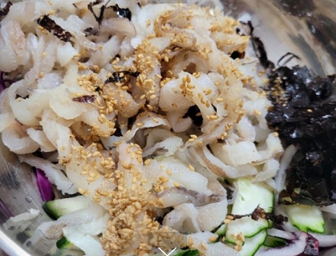 물가자미회무침