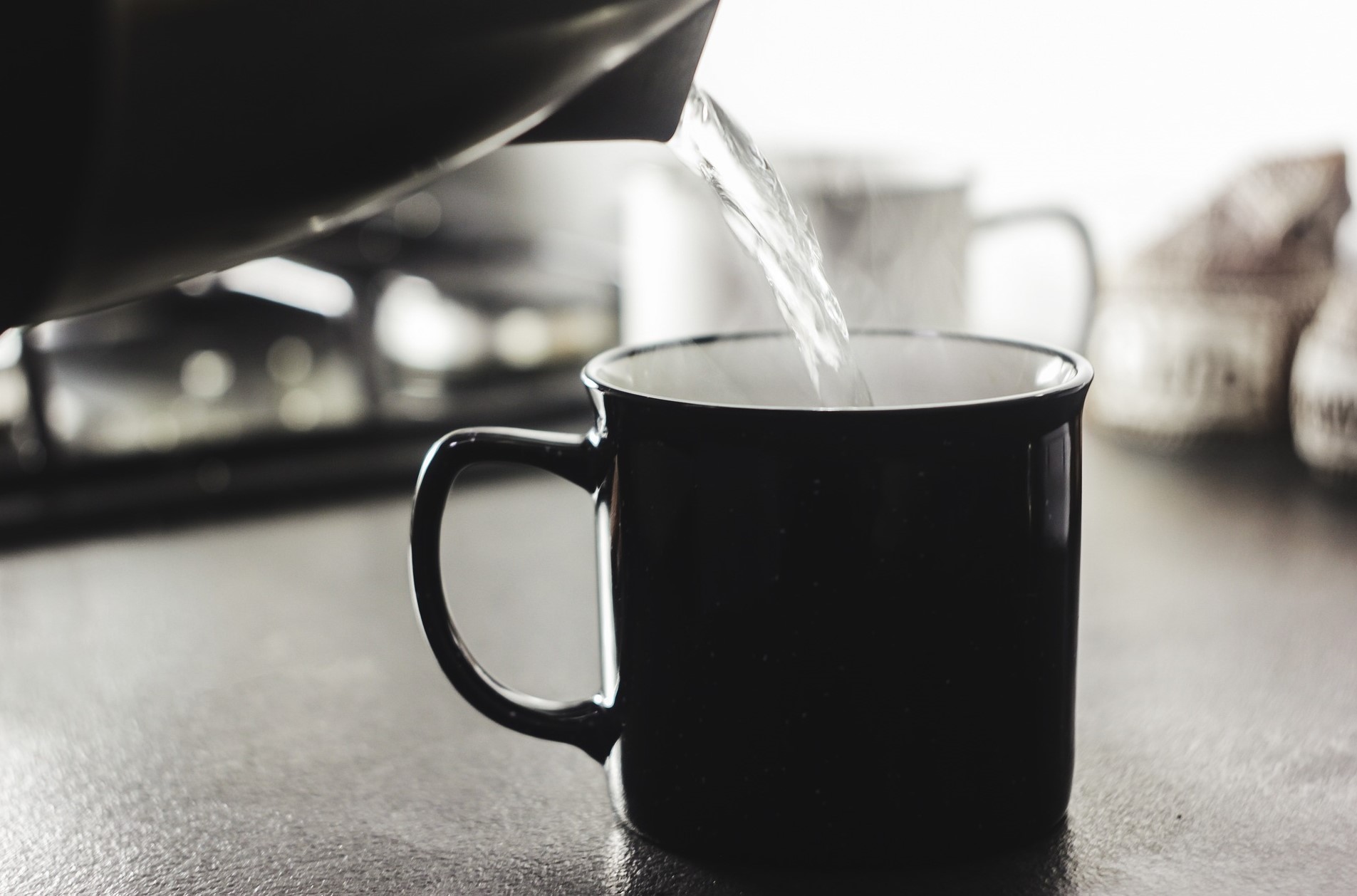 목감기에-좋은-따뜻한-물