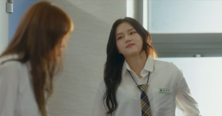 7인의 탈출 송지아역 장면