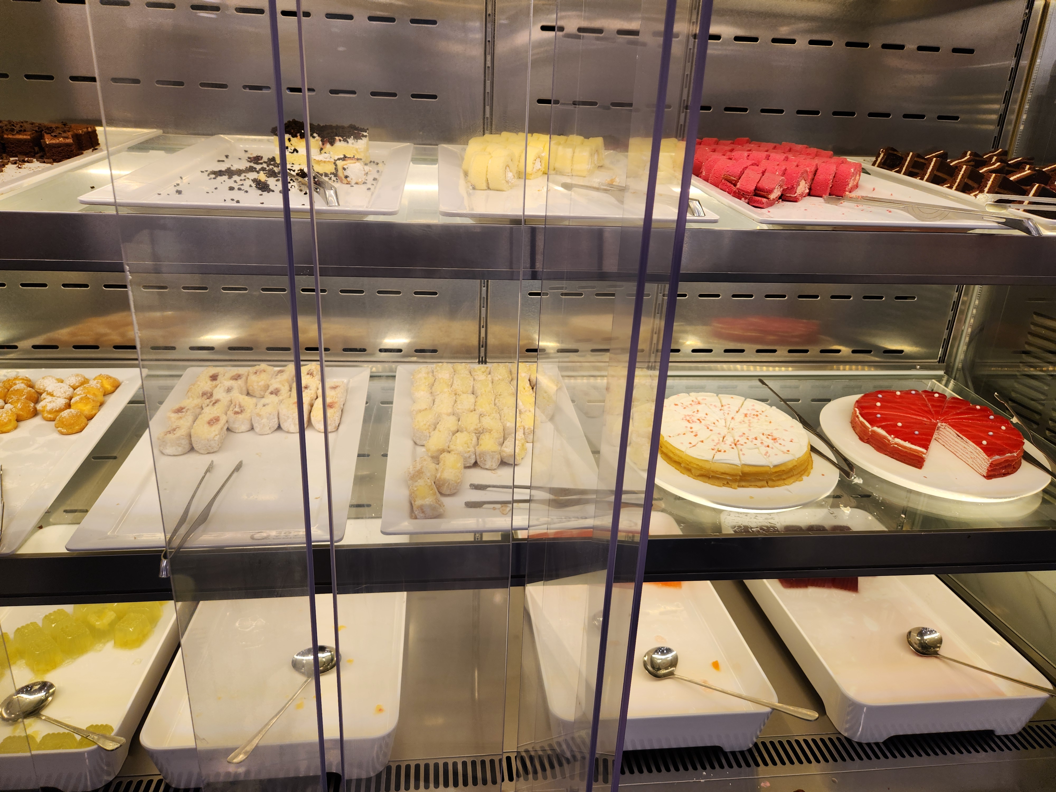 여러 종류의 케이크