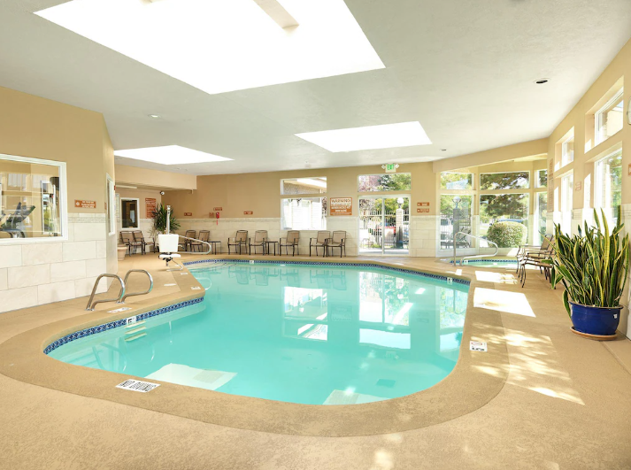 크리스탈호텔수영장