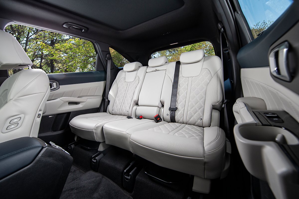 트리플 엔터테이너...기아 쏘렌토 하이브리드