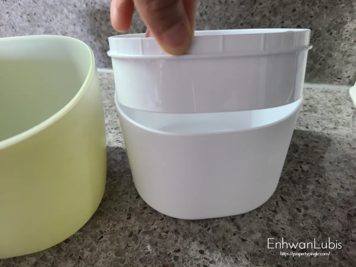 뚜껑과-본체사이에-있는-캡을-뺀모습