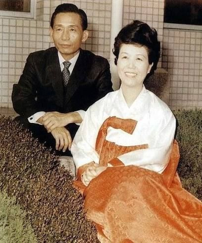 육영수 여사는 누가 쐈나?|문세광·경호원 오발설·사라진 총알 2발 의혹·암살자들 실화