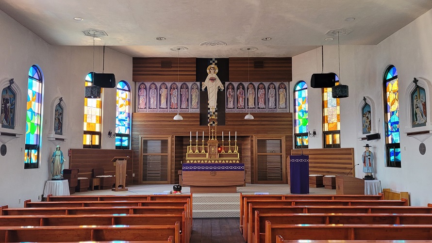 진주 문산성당 성전 안 제대, 제단