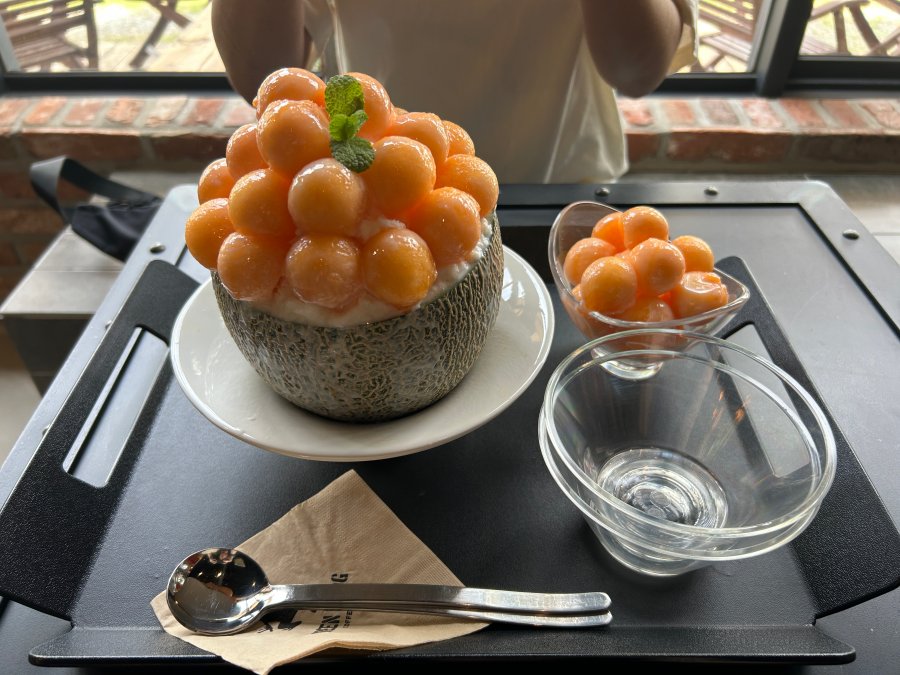 의령-그린-프로그-메론빙수