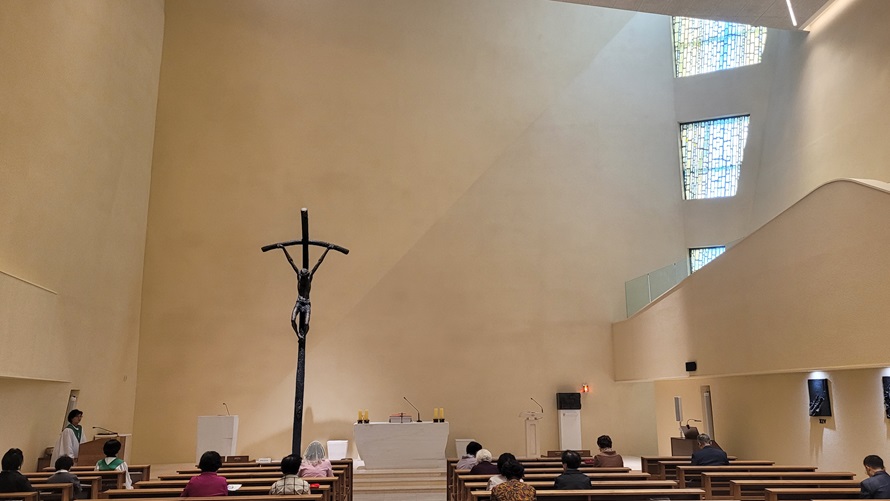 양원성당 제대, 제단, 십자고상 사진