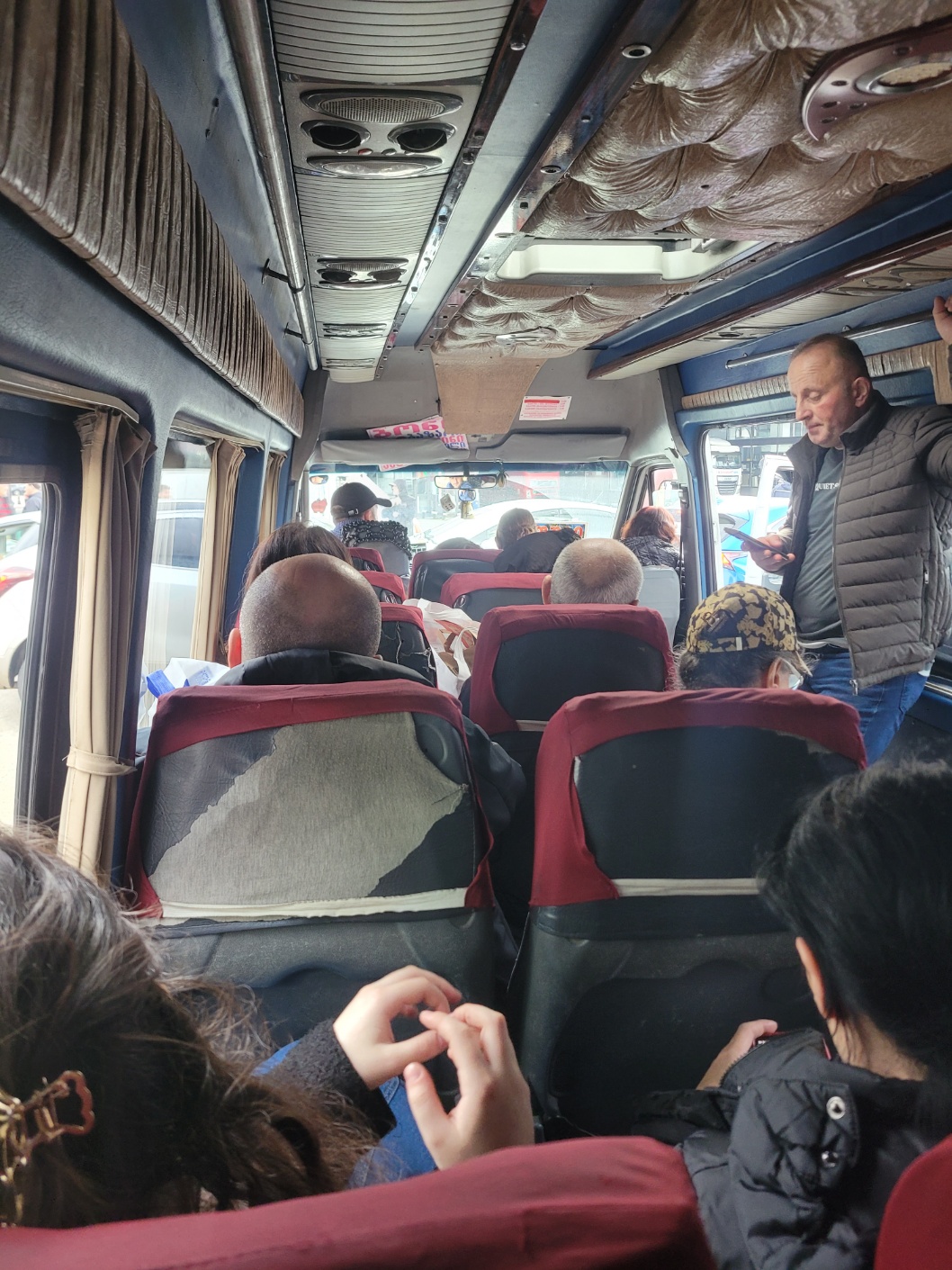 바투미로 가는 버스