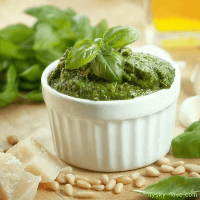 바질로 만든 바질 페스토