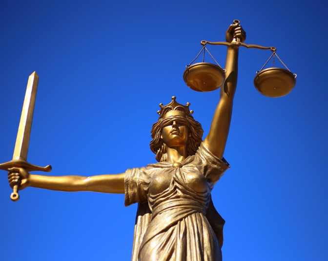 정의의 여신상
