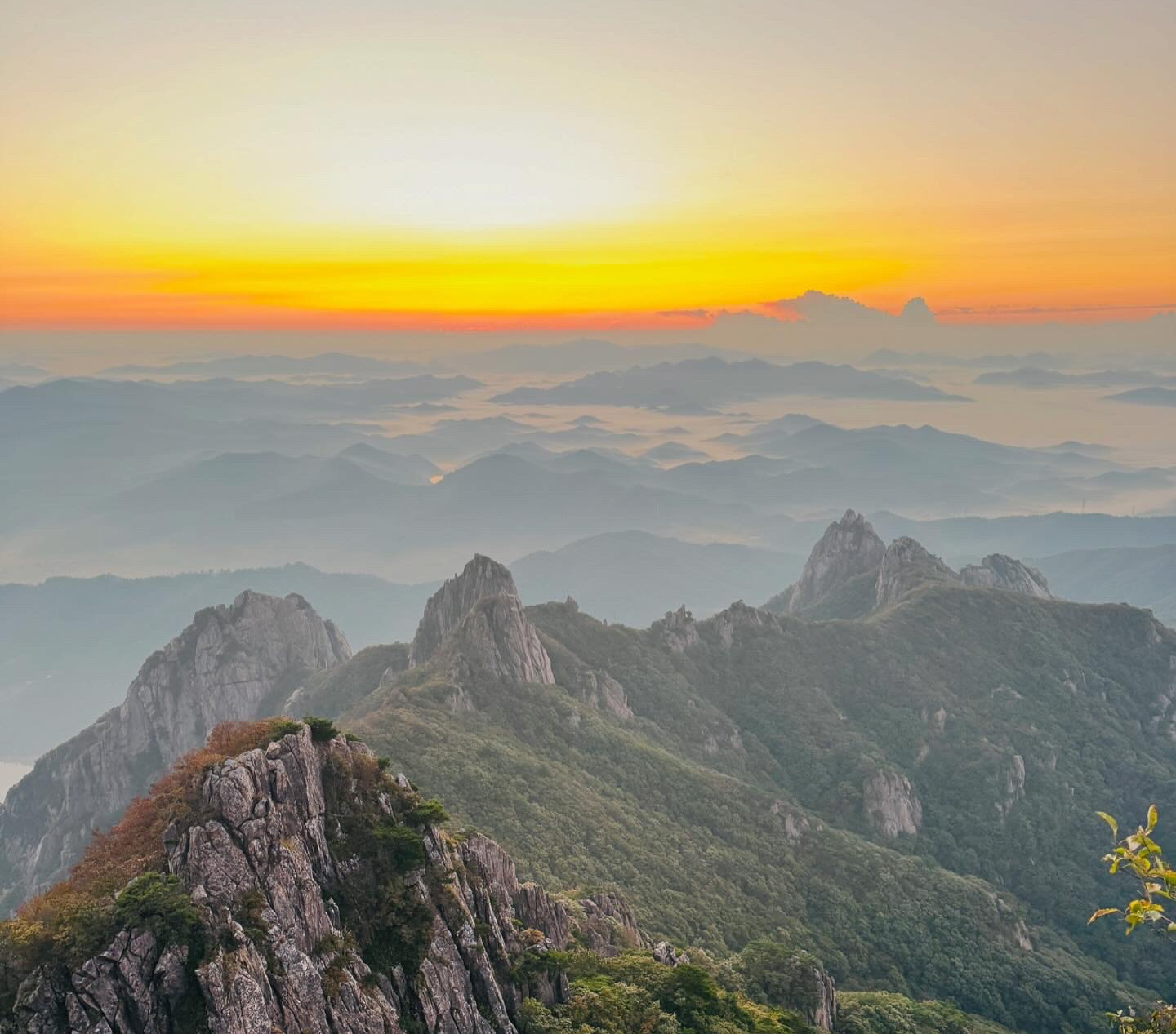 전남 영암 월출산 일출 직전