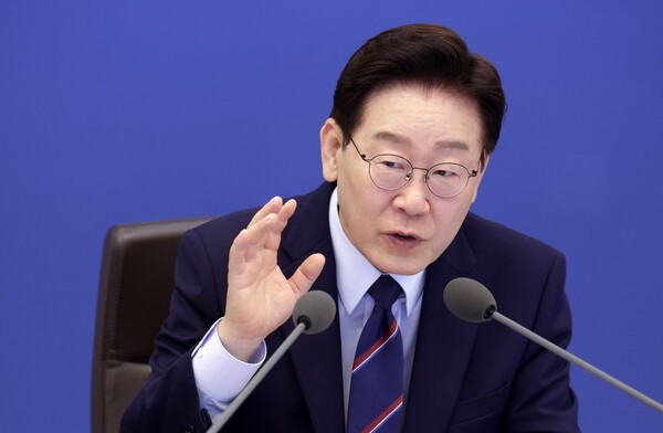 이 대통령 긴축재정론은 함정 지금은 소비가 미덕 적극 재정론 총정리