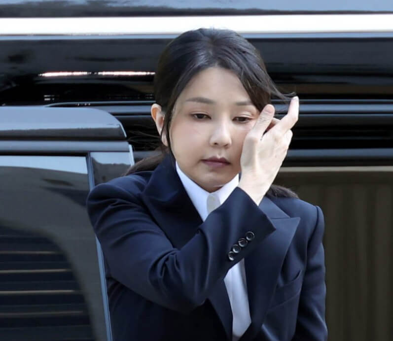 구속 전 피의자 심문(영장실질심사)에 출석하는 모습