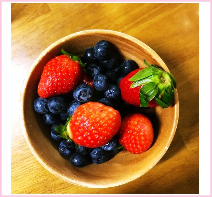 딸기와 블루베리 사진