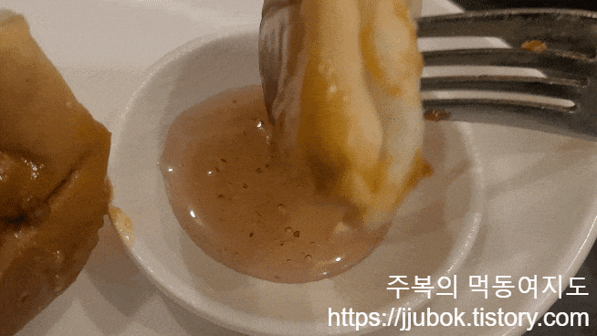 잉글랜드-왕돈까스-추가-메뉴-빵-맛