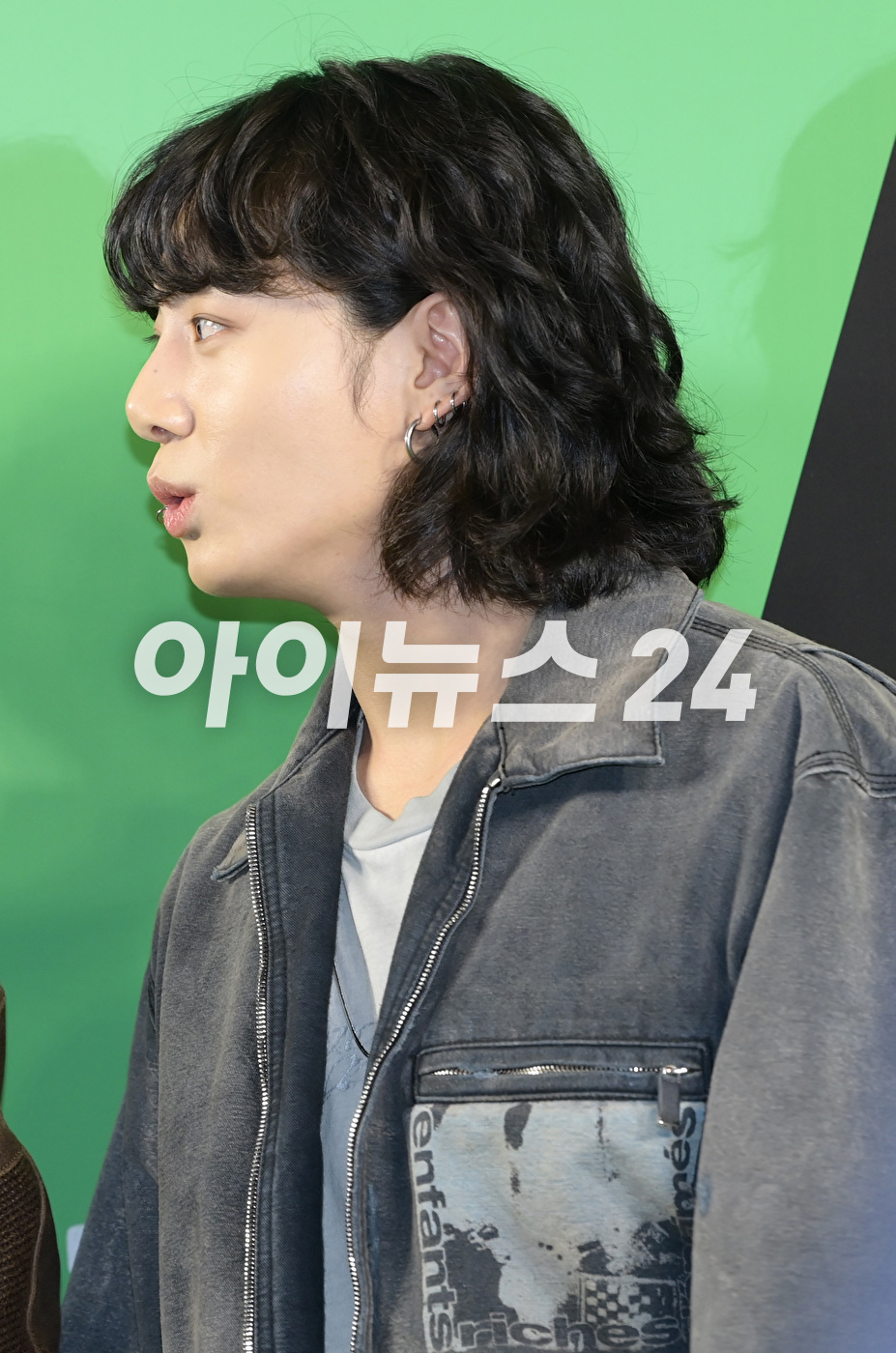 그룹 방탄소년단(BTS) 정국이 24일 오후 서울 강남구 삼성동 메가박스 코엑스에서 열린 영화 &#39;드림&#39;(감독 이병헌) VIP 시사회에 참석하고 있다. [사진=정소희 기자]