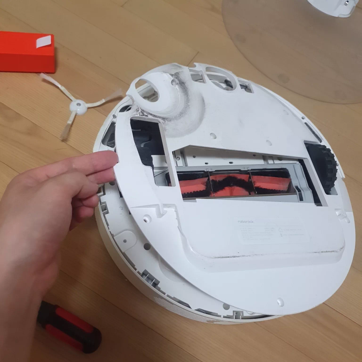 샤오미 로봇 청소기 하판 열기