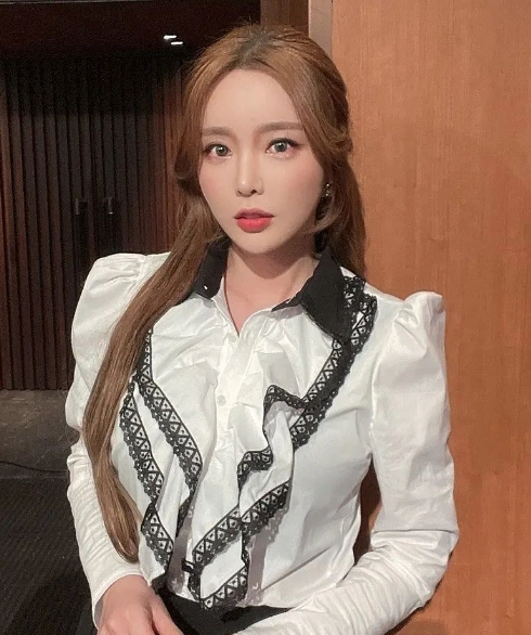 홍진영 화장품 사업 코스닥 상장 준비 근황