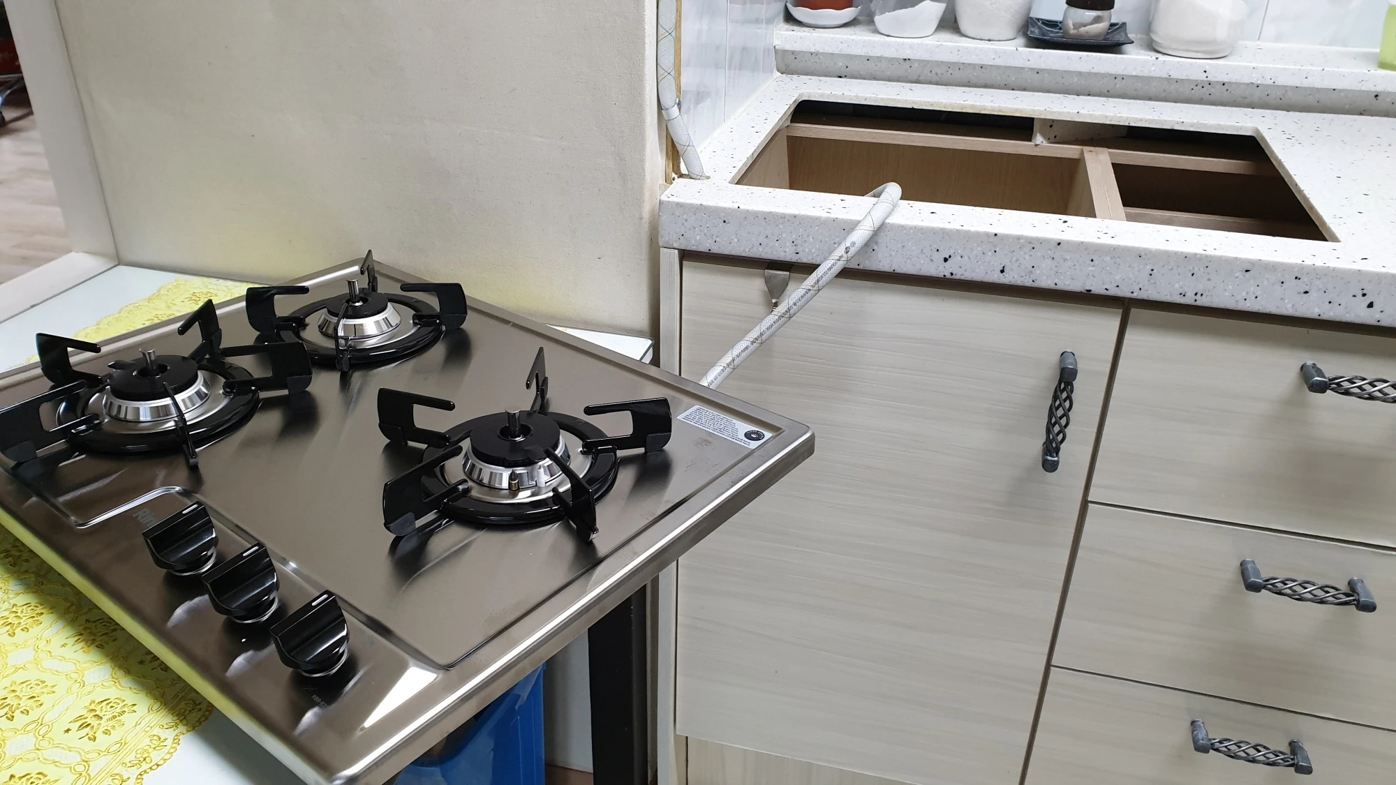 가스레인지 교체 모습