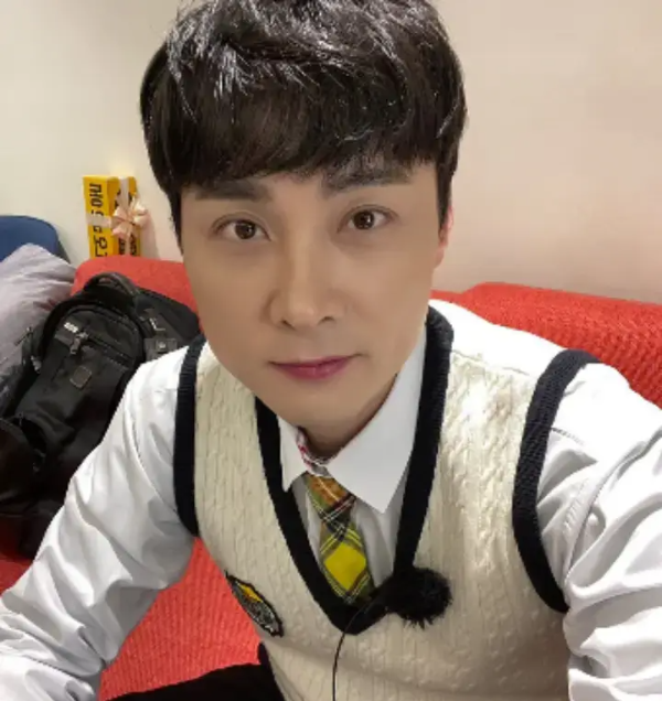 가수-민경훈-사진