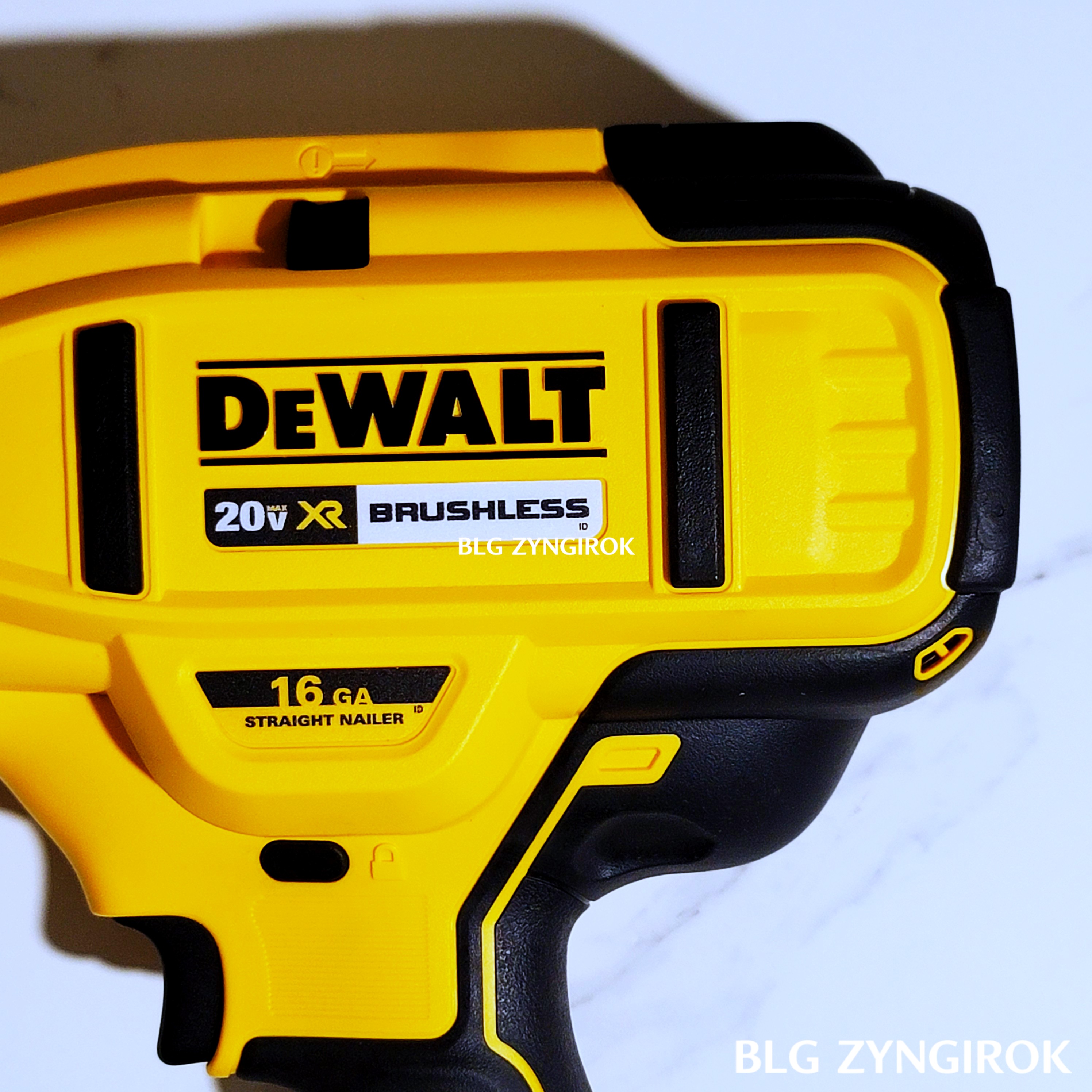 DCN662N-본체-모터가-있는곳의-모습이다.