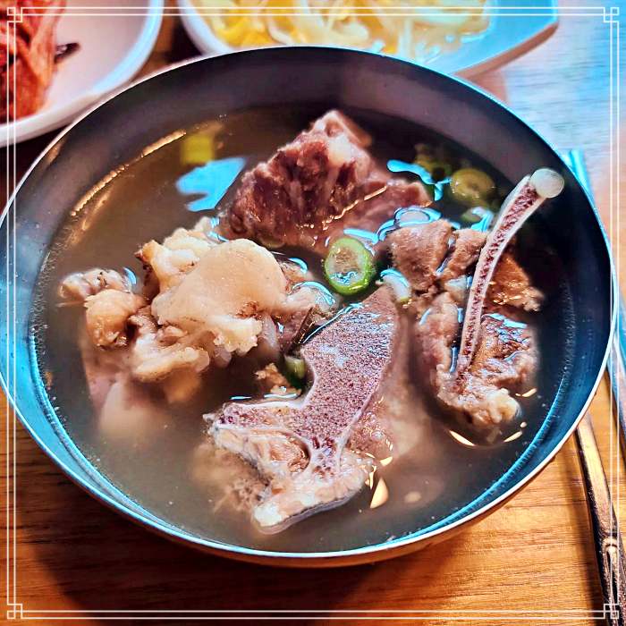 1913 광주 송정역 시장 맛집 송정리 향토 떡갈비 거리, 광주식 떡갈비, 뼈국