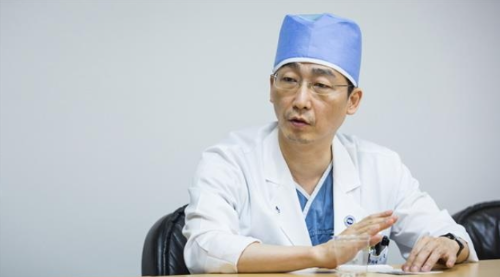 이국종, 이국종 교수, 이국종 병원장, 국군대전병원, 중증외상, 아주대병원, 닥터헬기, 골든아워, 외상외과, 보건복지부 장관, 국민 추천제, 의료시스템 개혁, 응급의료, 권역외상센터, 의료계 인물, 이국종 나이, 이국종 학력, 이국종 키, 이국종 논란, 정치권 추천