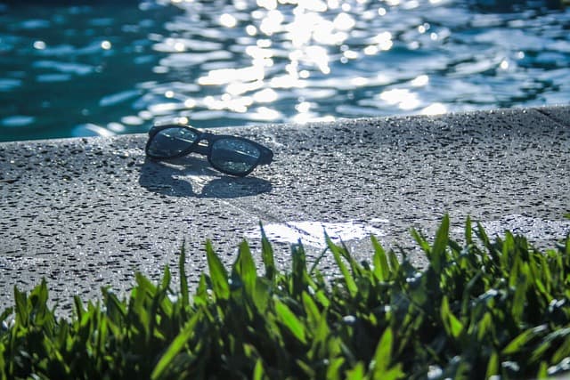 봄철 눈건강을 해치는 치명적 오해 : 알고도 무심코 지키는 습관들!