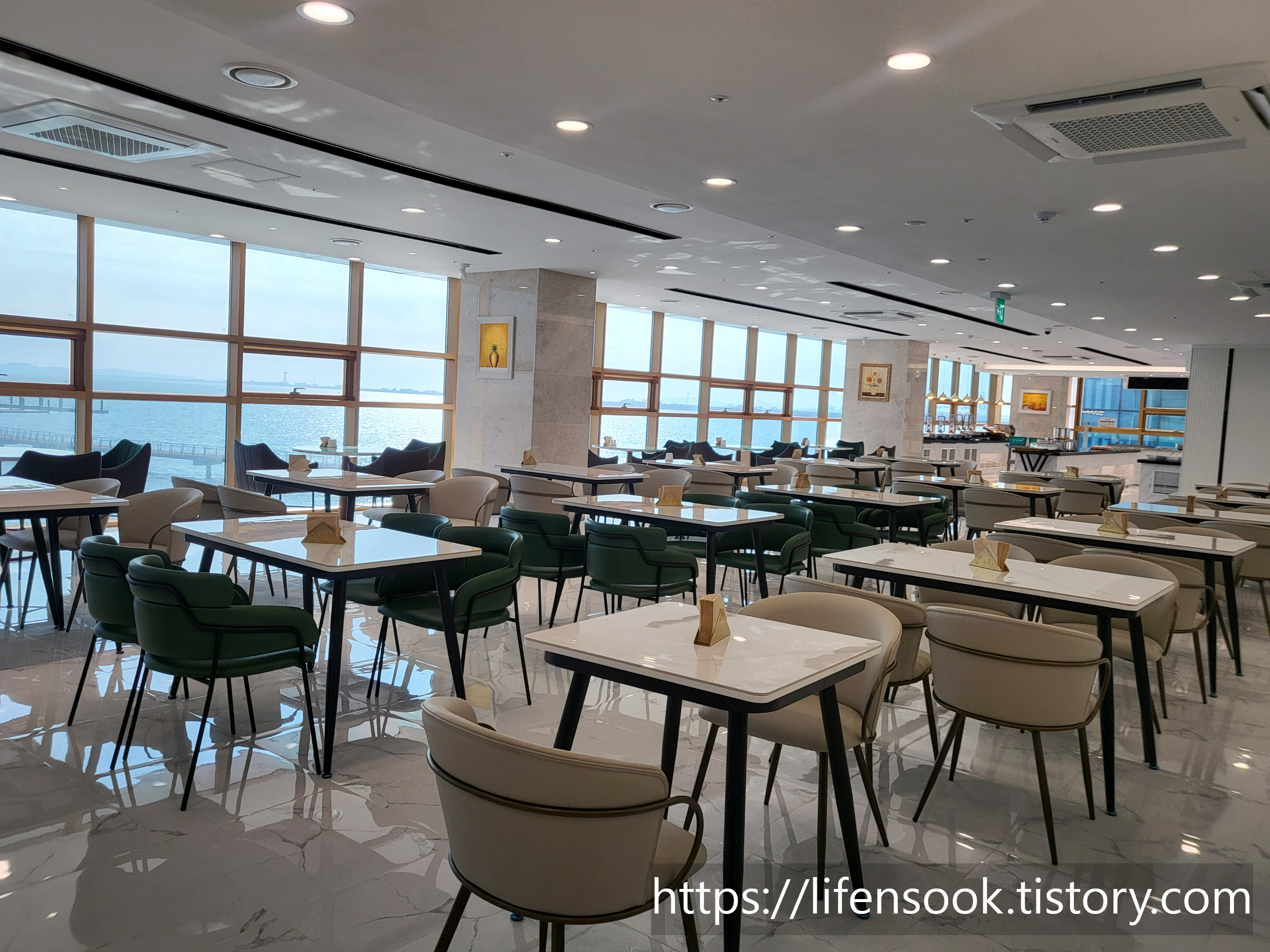 웨이브엠 호텔 웨스트 뷔페 레스토랑 2