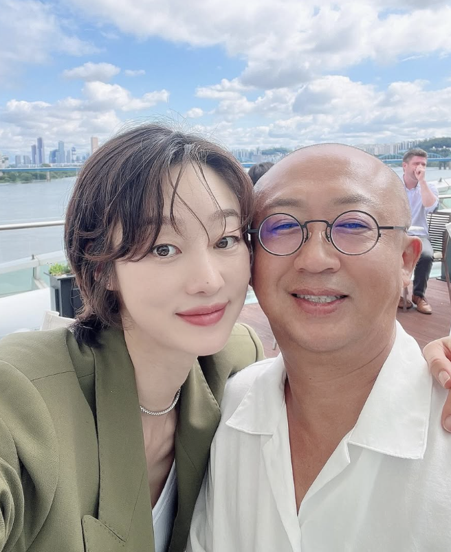 최여진과 남편 김재욱의 인스타그램 일상 사진