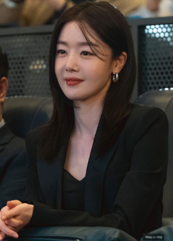 모두가 자신의 무가치함과 싸우고 있다 출연진 한선화