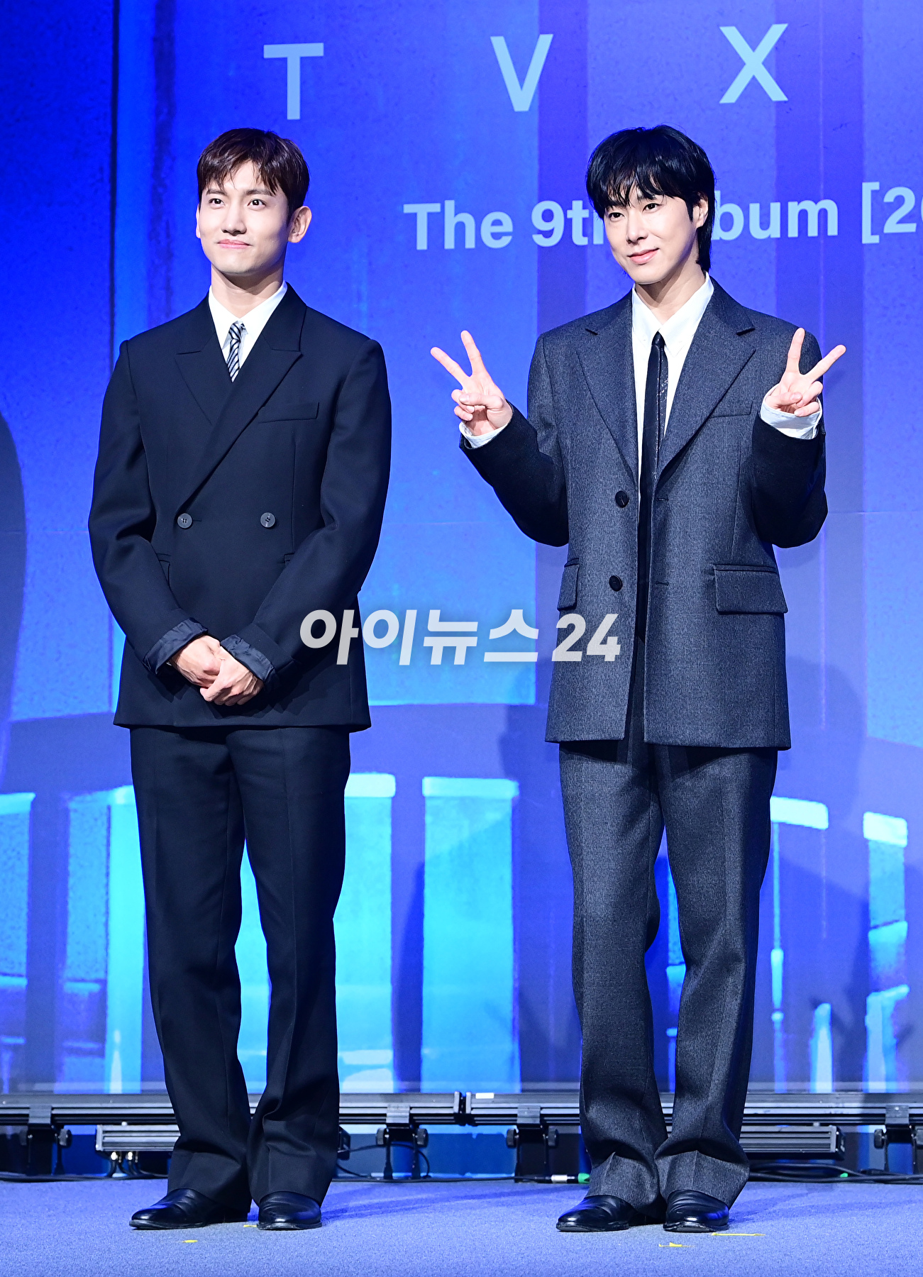 '데뷔 20주년'을 맞은 그룹 동방신기(TVXQ!)가 26일 오후 서울 영등포구 콘래드 서울에서 열린 아홉 번째 정규앨범 '20&2' 발매 기념 기자간담회에 참석하고 있다. [사진=정소희 기자]