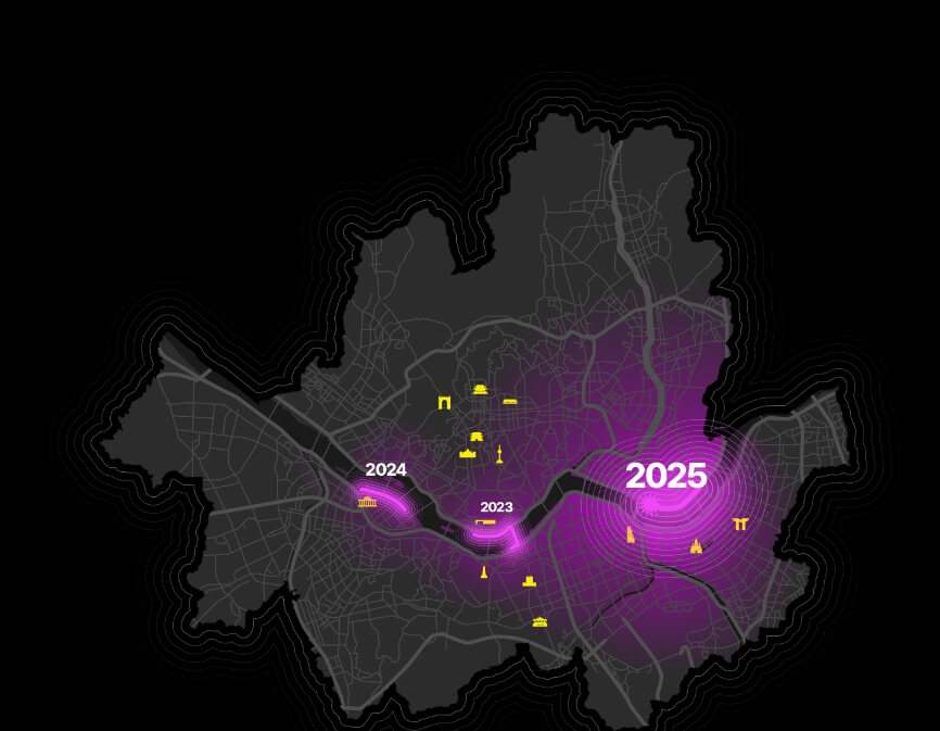 러닝 참가자가 포토존에서 기념 촬영하는 모습