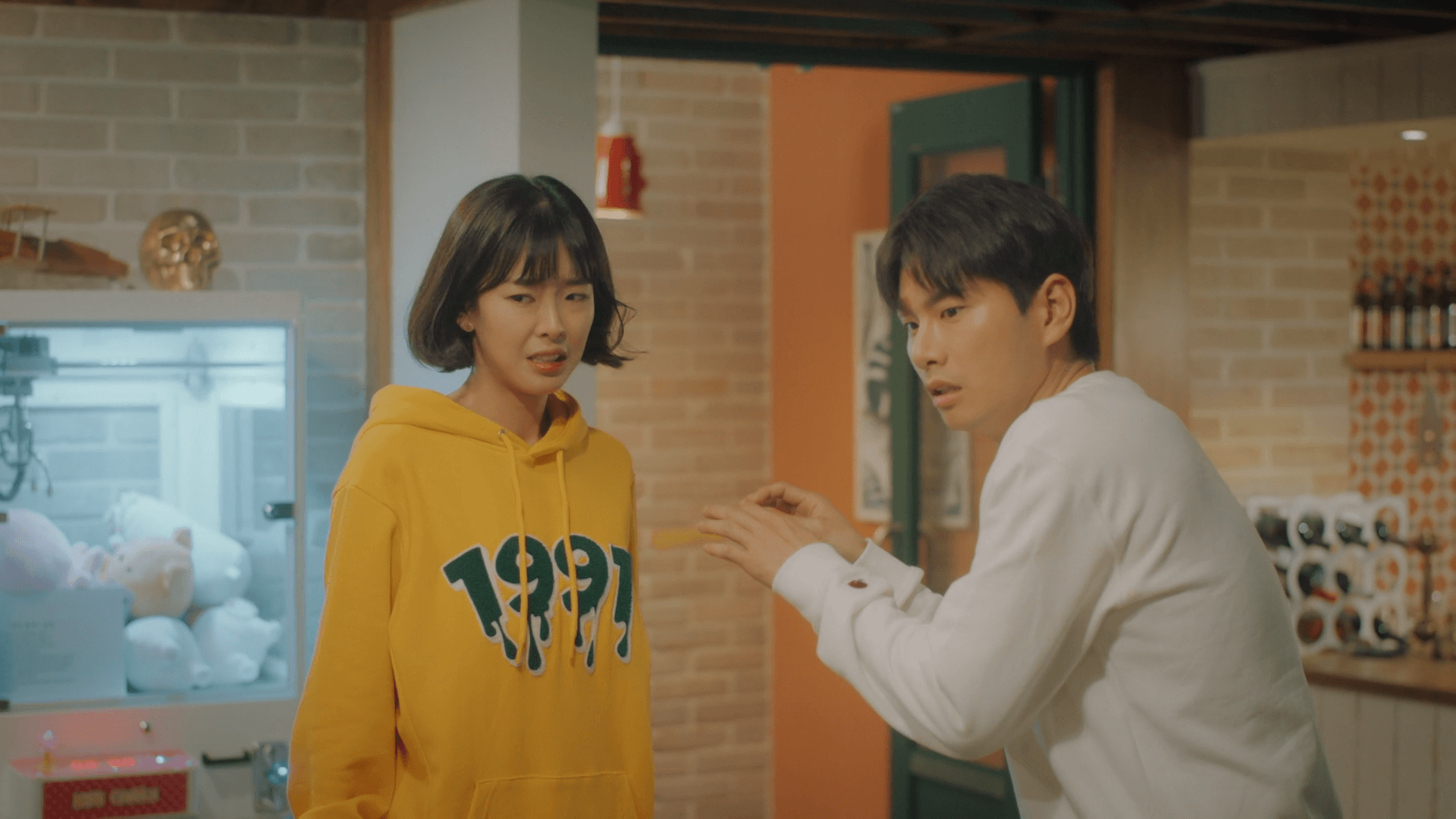 넷플릭스 '으라차차 와이키키' 시즌1 10화 - 강동구에게 용서를 구하는 강서진과 이준기