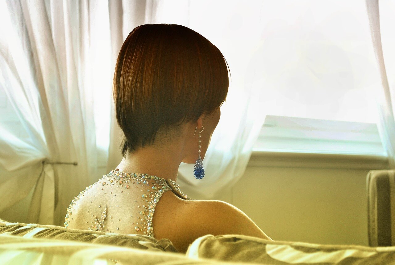 여성의 뒷 모습