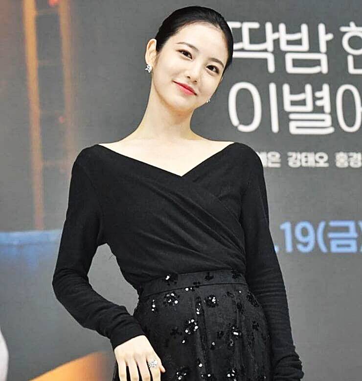 배우-신예은