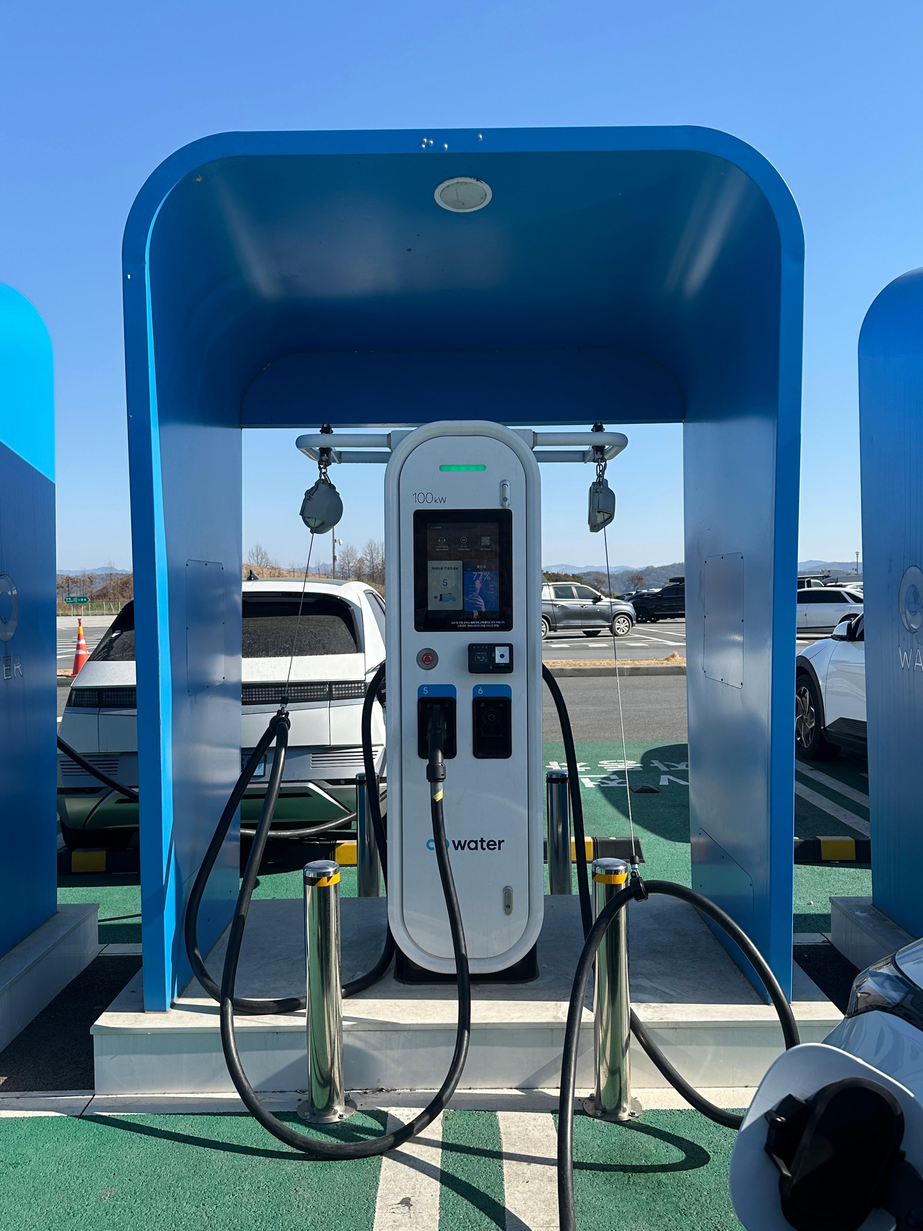 전기차 급속충전 사진