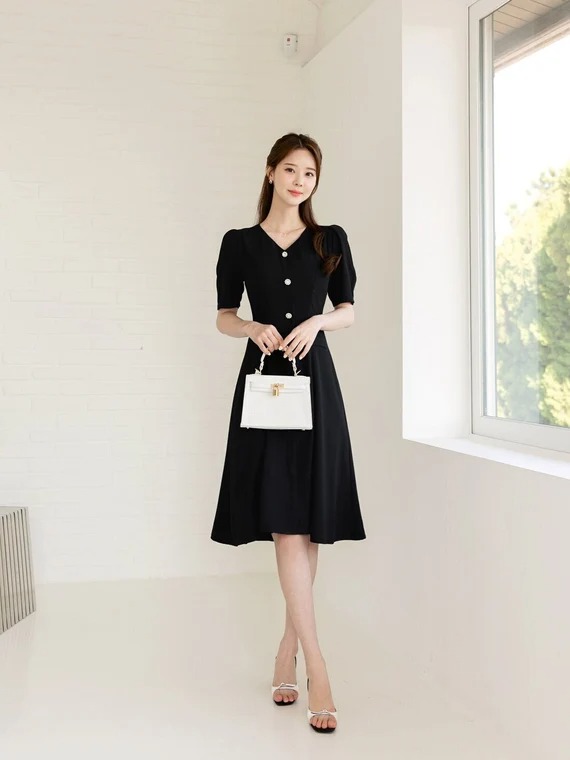 가을 웨딩 하객룩 코디 시 피해야 할 것