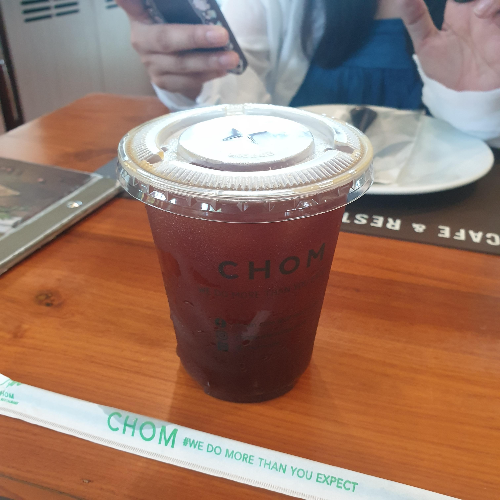 치앙마이 카페 투어 ⑤ : 인생샷을 찍을 수 있는 뷰 맛집 (No. 39 Cafe, Chom Cafe and restaurant) _ 아이스 아메리카노