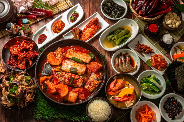 전남 여수 우리 캠핑 왔어요 취향 다른 부부의 알콩달콩 캠핑 간장게장 돌게장 양념게장 게장, 갈치 조림 맛집 추천