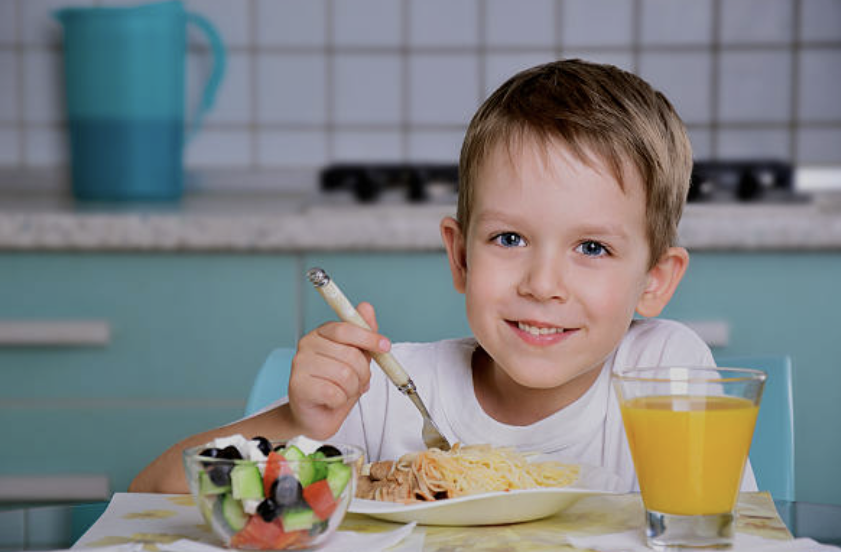 밥 잘먹는 아이