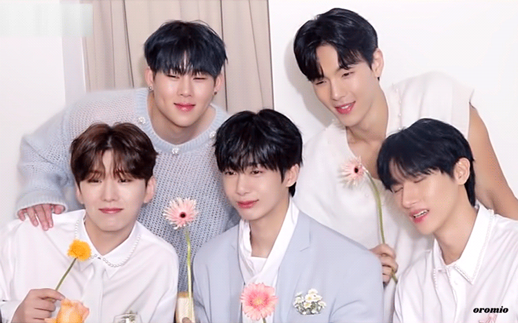MONSTA X 2024 SEASON&#39;S GREETINGS : Day after Day (SPECIAL DAY ver.)