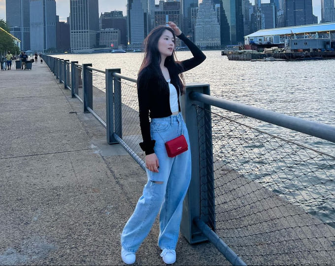 김혜윤 사복