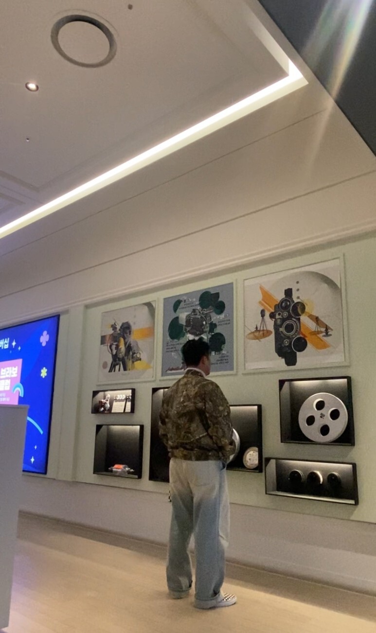 데일리룩(오뭘입)디스이스네버댓 리얼트리 자켓, 유니클로 목폴라, 에러스익셉티드 와이드 연청팬츠, 반스 체커보드, 빈티지패션, 데일리룩, 남자데일리코디, 남자데일리패션, OOTD