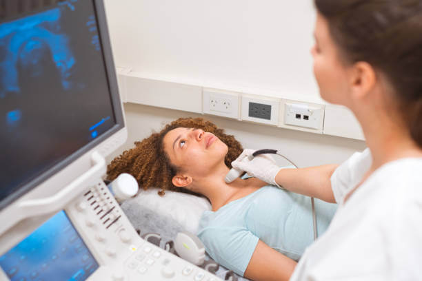 후두암 초기증상 원인과 수술 후 음식에 대해 알아봤습니다. 후두염은 후두에 염증이 생기는 질환이고 후두암은 악성종양으로 발생하는 질환입니다. 초기증상, 원인, 진단, 수술까지 참고하시기 바랍니다.