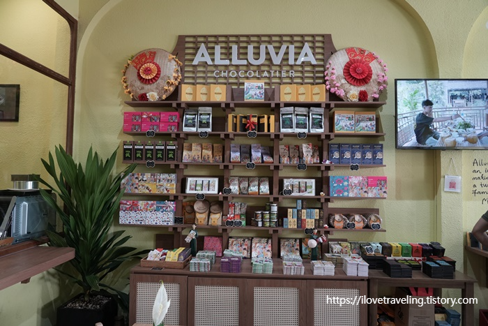 Alluvia_Chocolate_진열장